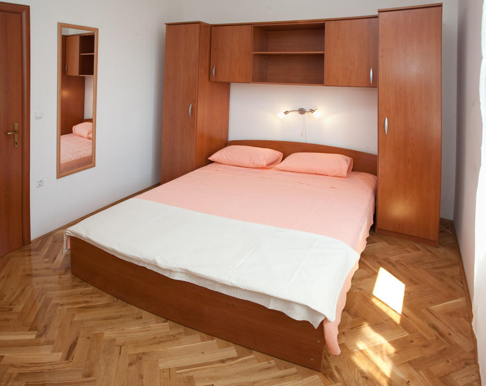 Yacht Beach Apartments Kaštela Pokoj fotografie