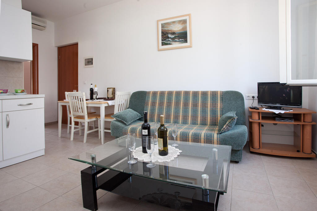 Yacht Beach Apartments Kaštela Pokoj fotografie