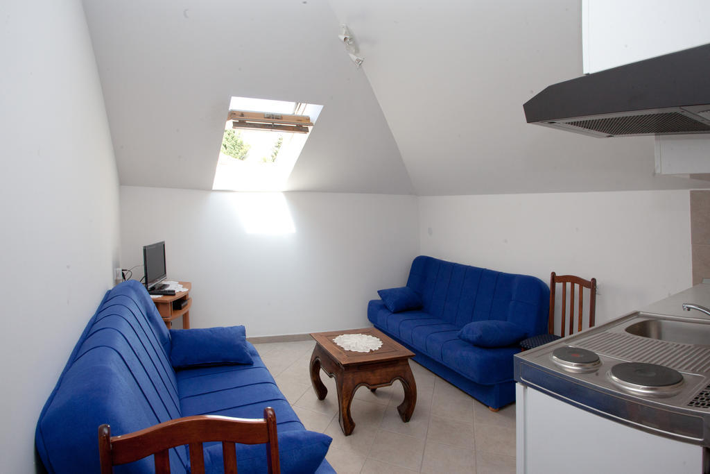 Yacht Beach Apartments Kaštela Pokoj fotografie