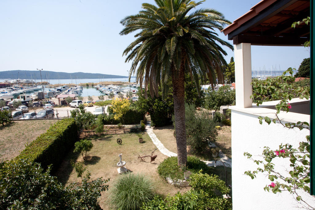 Yacht Beach Apartments Kaštela Exteriér fotografie