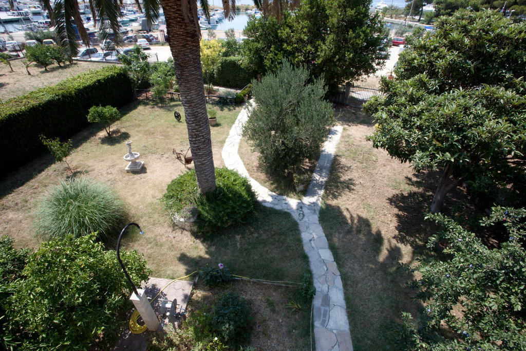 Yacht Beach Apartments Kaštela Exteriér fotografie