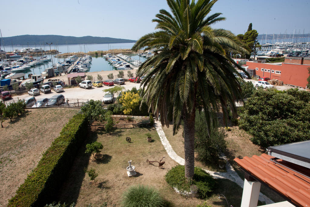 Yacht Beach Apartments Kaštela Exteriér fotografie