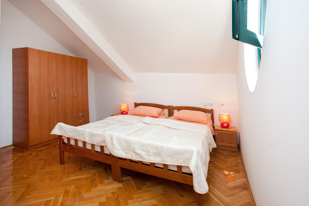 Yacht Beach Apartments Kaštela Pokoj fotografie