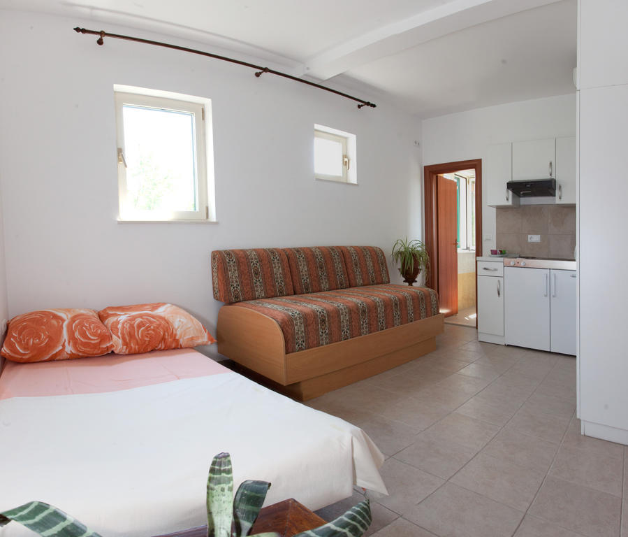 Yacht Beach Apartments Kaštela Pokoj fotografie